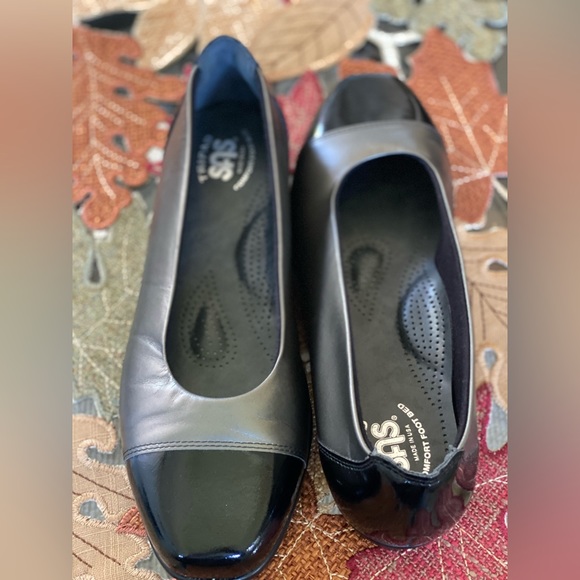 SAS 🥿COMFY TRIPAD GRAY & BLACK LEATHER 2-TONE LOAFERS-SIZE 9.5 LIKE NEW💖💕(EC) - Picture 3 of 11